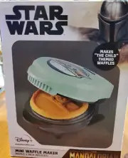 Disney Star Wars The Child Baby Yoda Grogu Mini Waffle Maker. New!