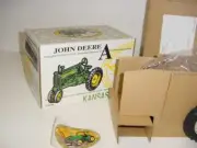1:16 Ertl John Deere GOLD Model A Kansas City 125th Anniversary Tractor NIB