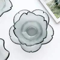 在飛比找ETMall東森購物網優惠-日式櫻花瓣小碟子家用煙灰水晶玻璃小碗調味碟零食水果甜品干果盤