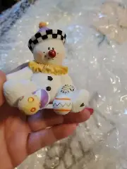 SARAHS ATTIC SNOWONDERS SMILEY