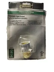 Large Base Dusk-to-Dawn Light Control, White