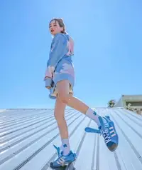 在飛比找Yahoo!奇摩拍賣優惠-Adidas Originals x Melting Sad