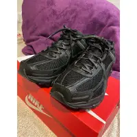 在飛比找蝦皮購物優惠-[喵老闆] NIKE ZOOM VOMERO 5 黑 US1