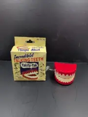 Wind-up Chattering Teeth In Box Yakity Yak Gag Gift