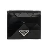 在飛比找遠傳friDay購物優惠-【PRADA】三角牌Logo 菱格紋牛皮對開8卡短夾(黑色)