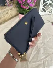 NEW TORY BURCH EMERSON NAVY CONTINENTAL ZIP WALLET.$278.100%AUTHENTIC