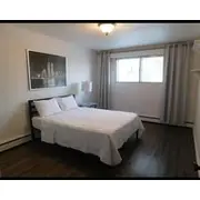 Exclusive Inner-city Steps Away From Shops And Restaurants