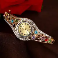在飛比找Yahoo!奇摩拍賣優惠-【熱賣精選】歐美新款 手鐲手錶女 經典時尚女款石英錶 復古開