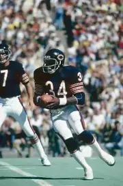Running Back Walter Payton Of The Chicago Bears Nfl 1980s Photo 5