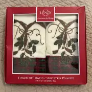 New Lenox Christmas”HOLIDAY NOUVEAU”2 Cotton/Velour Fingertip Towels~Holly•Plaid