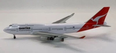 Dragon Wings Qantas Airways VH-OJH (A rare rego) B 747-438 1:400