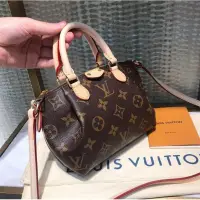 在飛比找Yahoo!奇摩拍賣優惠-【二手正品】 LV 路易威登水餃包 M61253 Monog