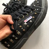 在飛比找蝦皮購物優惠-Superga 卯釘帆布鞋