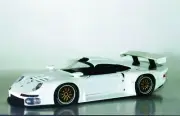 1:18 UT Models Porsche 911 GT1 ('96) blue, white
