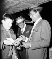 Frank Sinatra and Dean Marti arrive at London Heathrow Airport 1961 OLD PHOTO 2