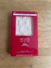 Revlon Age Defying with DNA Advantage Powder #05 Light Pale