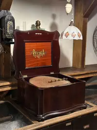 在飛比找Yahoo!奇摩拍賣優惠-美國1880年REGINA百年古董音樂盒