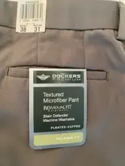 Dockers Premium Pants Mens 38x31 Relaxed Fit Pleated-Cuffed Comfort Khaki NWT