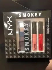 NYX Set - Smokey Eyeshadow Palette & 2 Mega Shine Lip Gloss