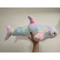 在飛比找蝦皮購物優惠-超大鯊魚娃娃 彩色鯊魚枕 60cm 鯊魚玩偶 鯊魚造型玩偶 