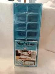 vintage NOS Nice'nEasy plastic ice cube trays TWIN PACK blue freezer cold USA