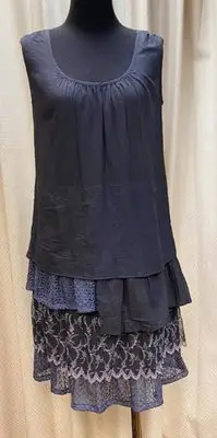 在飛比找Yahoo!奇摩拍賣優惠-日本製MERVEILLE H.蛋糕裙襬洋裝~1000出清下標