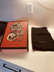 gucci empty shoe box with 1 dust bag