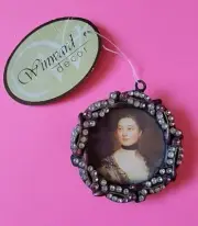 WINWARD Decor Decorative Frame~Metal Frame Encrusted With Rhinestones~2"Portrait