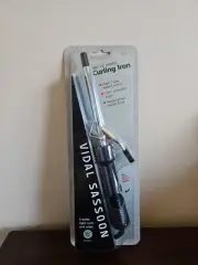 Brand New Sealed Vidal Sassoon 1/2" Barrel Professional Curling Iron VS-120C