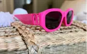 NWT Women's STEVE MADDEN sunglasses, Hot Pink, 100% UVA & UVB Lens Protection