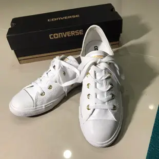 Nike白色帆布鞋