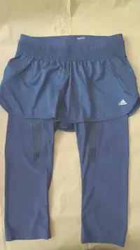 在飛比找Yahoo!奇摩拍賣優惠-愛迪達兩件式短褲+內搭式七分運動褲，身體機能幾何圖案設計，超