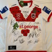 St George Illawarra 2022 Anzac jersey team and Coach signed #5