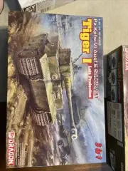 Dragon #6406 1/35 Pz.Kpfw.VI Ausf.E Sd.Kfz.181 Tiger I (Late Production) 3 in 1