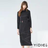 在飛比找momo購物網優惠-【YIDIE 衣蝶】金蔥線條彈性高領長洋裝-黑