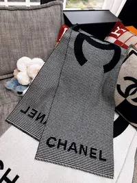 在飛比找Yahoo!奇摩拍賣優惠-Chanel香奈兒大雙c字母logo黑灰拼色披肩圍巾，擱置品