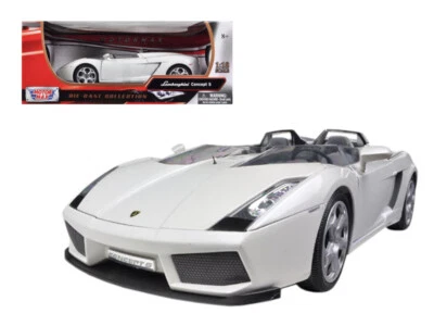 Motormax 79156W Lamborghini Concept S Pearl White 1/18 Diecast Car Model