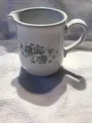 Corelle Coordinates Callaway Ivory Creamer (Retired)