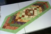 Reversible braided TABLE RUNNER; 15" x 47"; Quilted; Without batting; Green