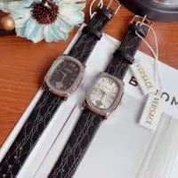 在飛比找蝦皮購物優惠-方形皮帶錶帶手錶腕錶新石英手錶情侶手錶女性手錶Versace