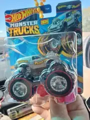Hot Wheels Monster Truck 1:64 POISON PINTO TREASURE HUNT