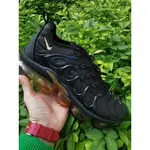 新款跑鞋 AIR VAPORMAX PLUS TN TRIPLE 黑/金白跑步運動鞋