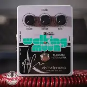 Electro-Harmonix Walking On The Moon Analog Flanger Effects Pedal