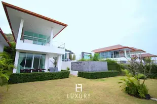 Phu Montra Villa with Ocean View