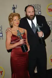 Actors James Gandolfini Edie Falco pose backstage with their Outst- Old Photo 2