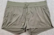 The North Face Shorts Womens 2XL Green Aphrodite Motion Outdoor Workout NWT