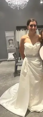 BRAND NEW Davids Bridal Wedding Dress. Never Worn And Never Altered