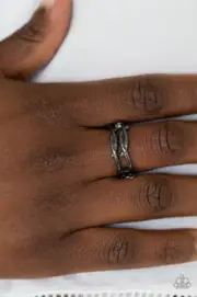 Paparazzi: Very Vogue - Black Ring
