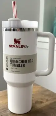 Stanley 40 oz White Mistletoe Twist Quencher Holiday Limited Edition