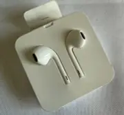 Apple iphone Wired Earbuds 3.5mm Headphone Jack Lighting Mic & Volume Control